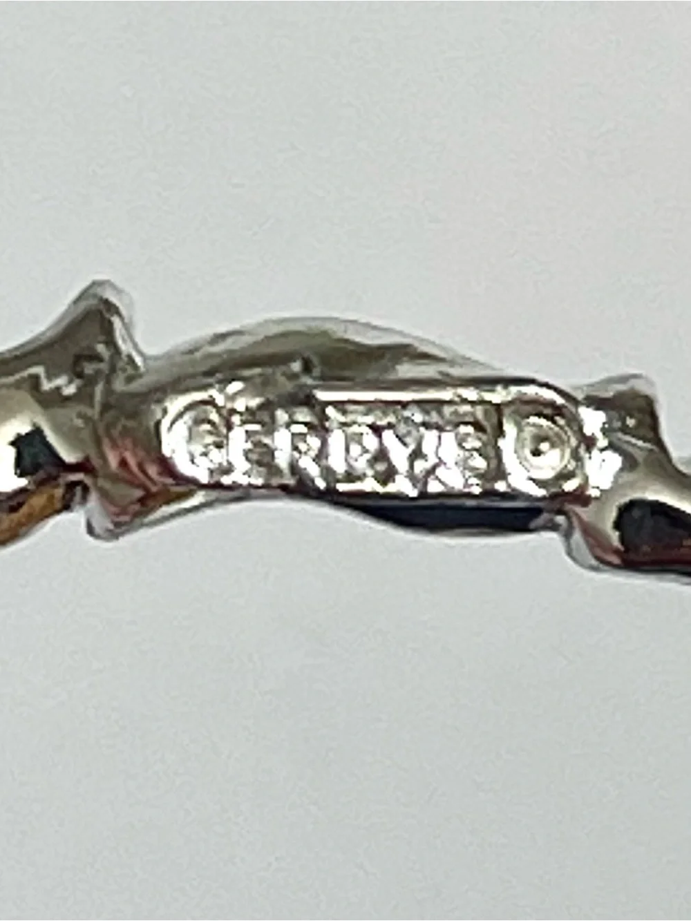 Gerry’s Vintage Silver Tone Leaf Wreath Brooch Pin Circle Minimalist Retro Mod